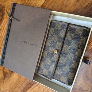 Louis Vuitton Women's Porte-Trésor Étui Papier Wallet